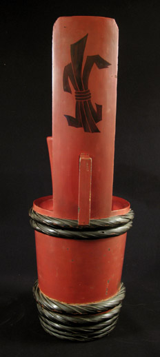 Asian Tribal Art - Sake casks, iwai-daru, Japan, left