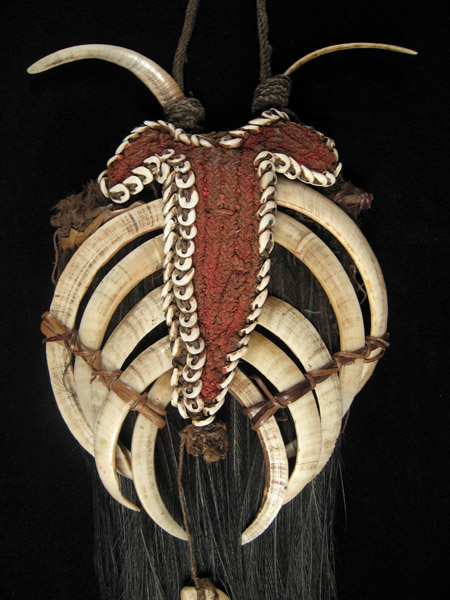 Oceanic Art - Boar's tusk pectoral, Boiken, Papua New Guinea, detail