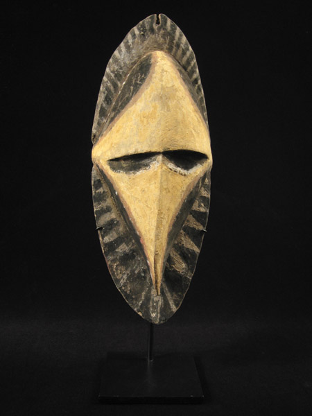 Oceanic Art - Wood yam mask, Abelam, Papua New Guinea
