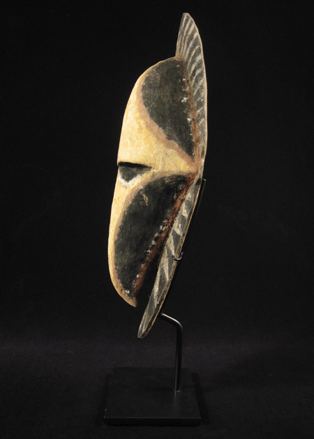 Oceanic Art - Wood yam mask, Abelam, Papua New Guinea, right