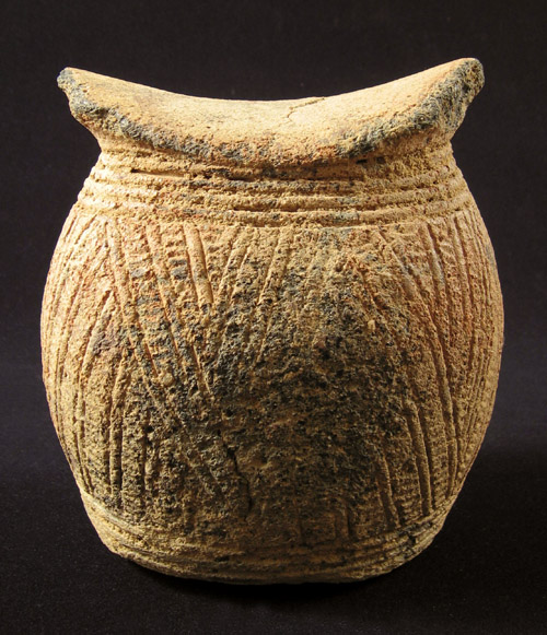 African Tribal Art - Terracotta headrest, Qua/Calabar, back