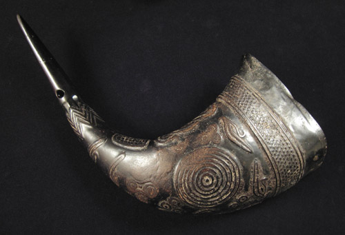 African Tribal Art - Drinking horn, Kuba, Zaire, back