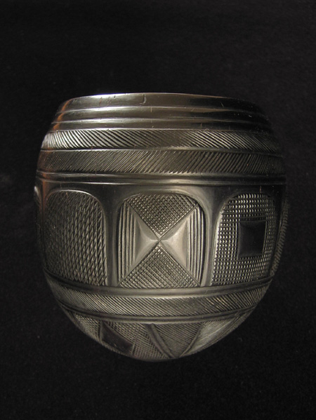 Art of the Americas -&nbsp;Coconut scrimshaw drinking cup