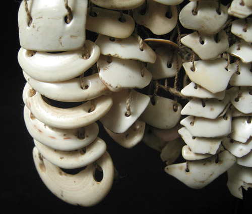 Oceanic Art - Shell cache-sex, Gnau culture, Papua New Guinea, detail