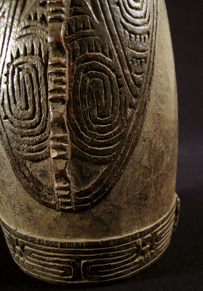 Oceanic Art - Kundu drum, Schouten Islands, Papua New Guinea, detail