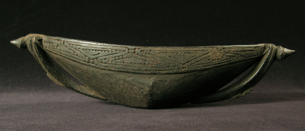Oceanic Art - Wood bowl, Schouten Island, Papua New Guinea, back